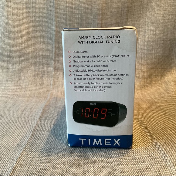 Timex AM/FM Dual Alarm Clock Radio Large LED Display Aux Input Battery Backup - Picture 4 of 15
